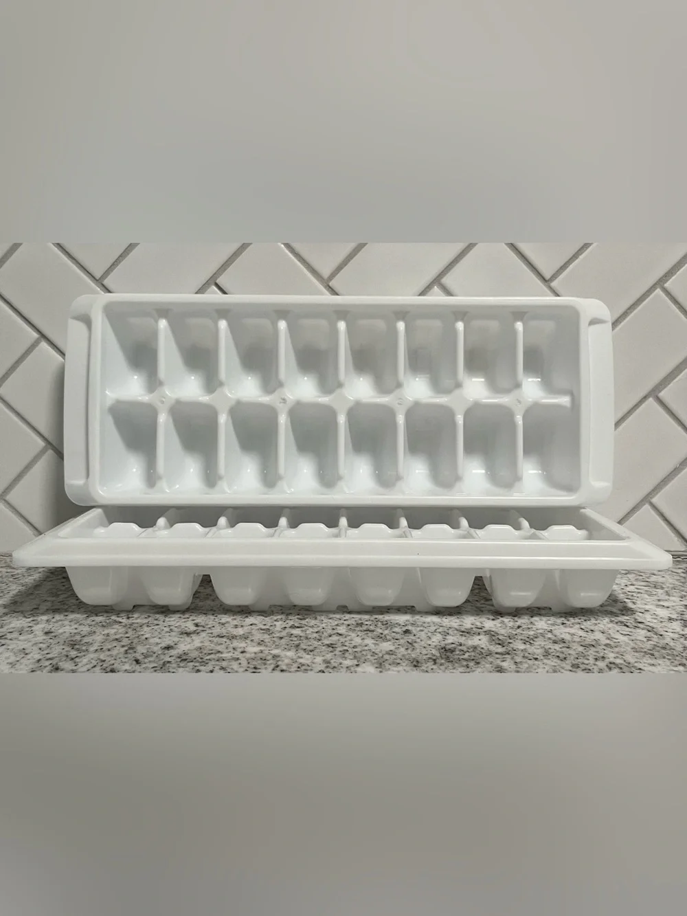 Vintage Rubbermaid White Plastic Ice Cube Trays Lot of 2 Stackable 16 Cube